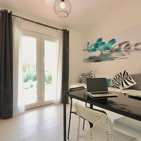 In Just 450 Meters From The Beach, With Air Conditioning And Outdoor Private Area Costa Rei