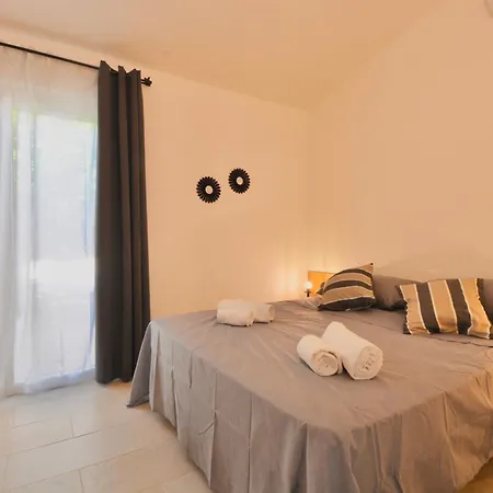 In Just 450 Meters From The Beach, With Air Conditioning And Outdoor Private Area 3* Costa Rei