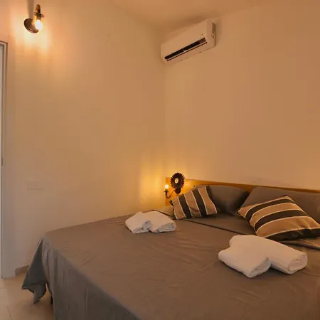 Aparthotel In Just 450 Meters From The Beach, With Air Conditioning And Outdoor Private Area