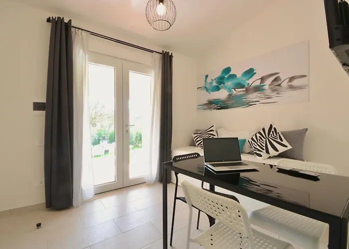 In Just 450 Meters From The Beach, With Air Conditioning And Outdoor Private Area Costa Rei
